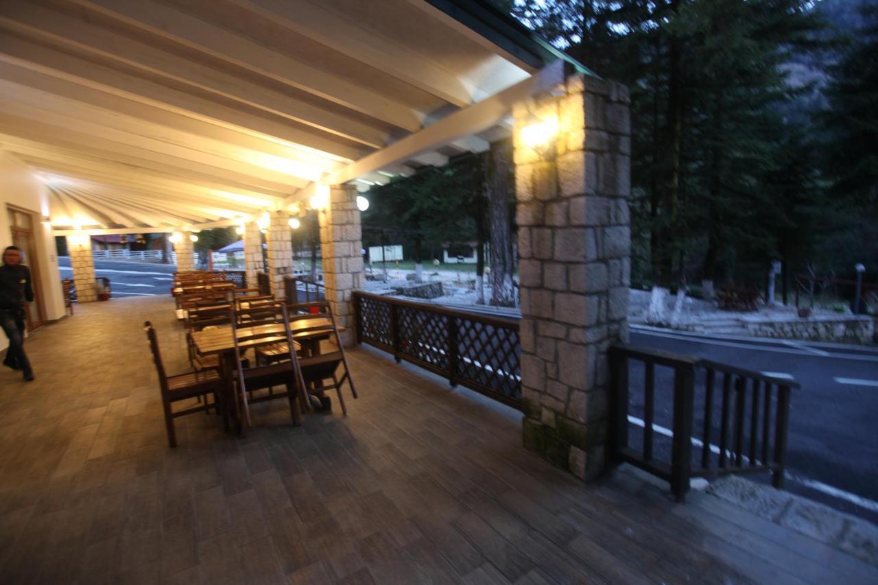 Hotel Bujtina Uji I Panjes, Log Dukat
