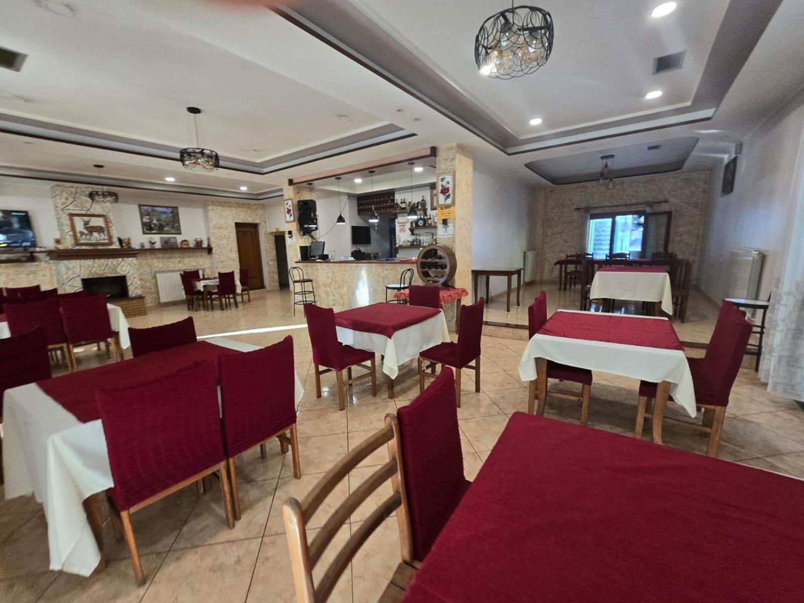 Bujtina Uji I Panjes, Log Hotel Dukat
